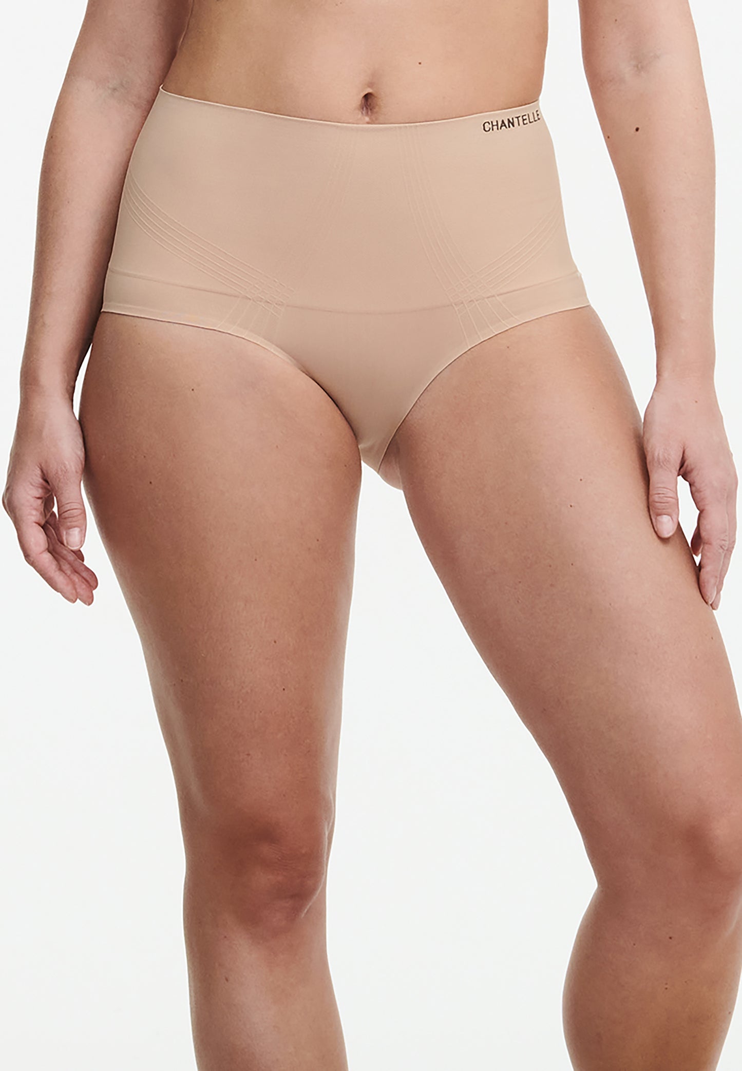 Chantelle Smooth Comfort muotoilevat korkeavyötäröiset alushousut